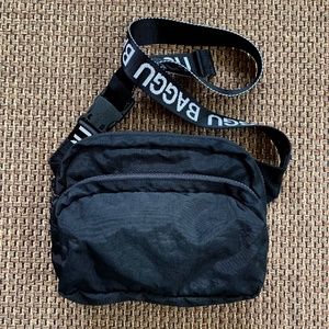 BAGGU Fanny Pack w/Logo Strap